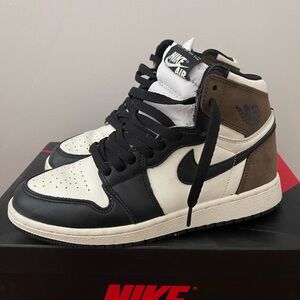 Jordan 1 Mocha